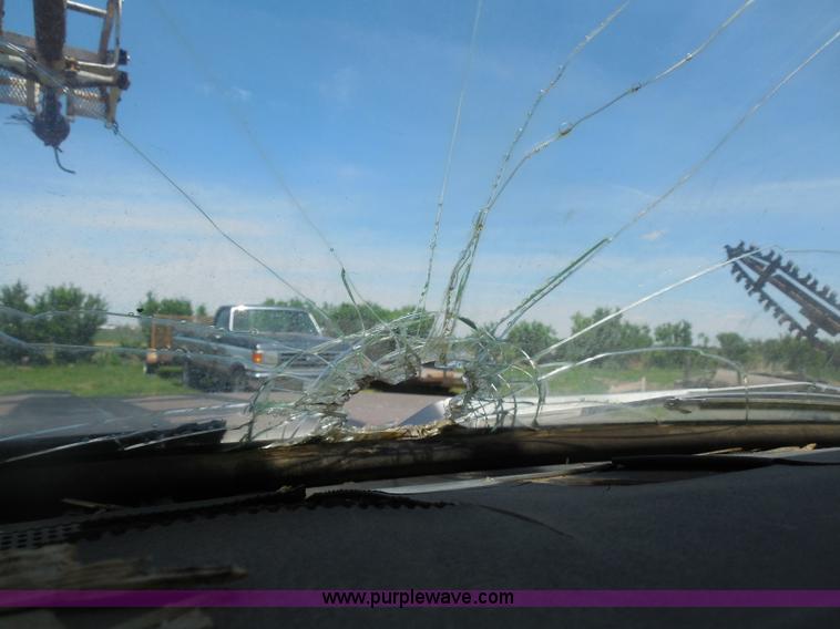 image for item H3091 1972 Ford F250 flatbed ladder/boom truck