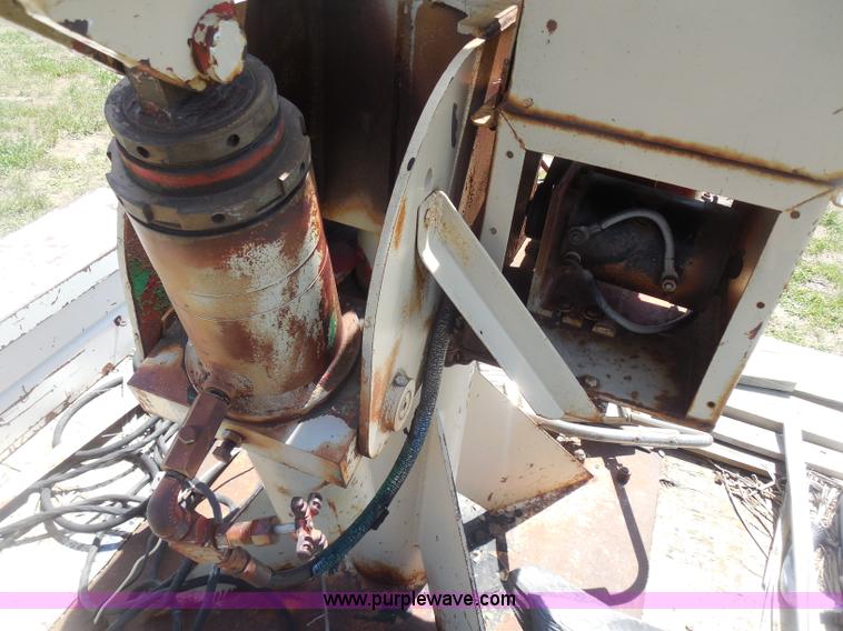 image for item H3091 1972 Ford F250 flatbed ladder/boom truck