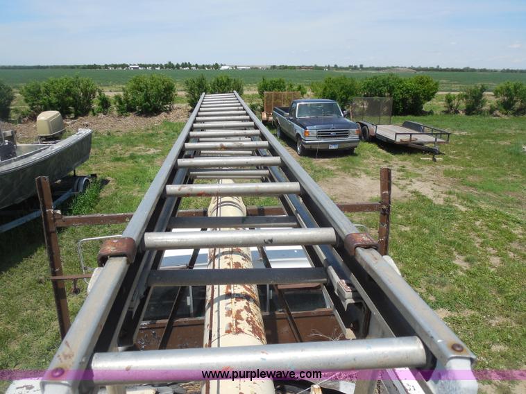 image for item H3091 1972 Ford F250 flatbed ladder/boom truck