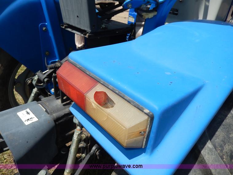 image for item H3092 2006 Lenar LE274-1 MFWD tractor