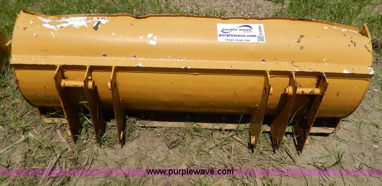 image for item H3093 Tractor bucket