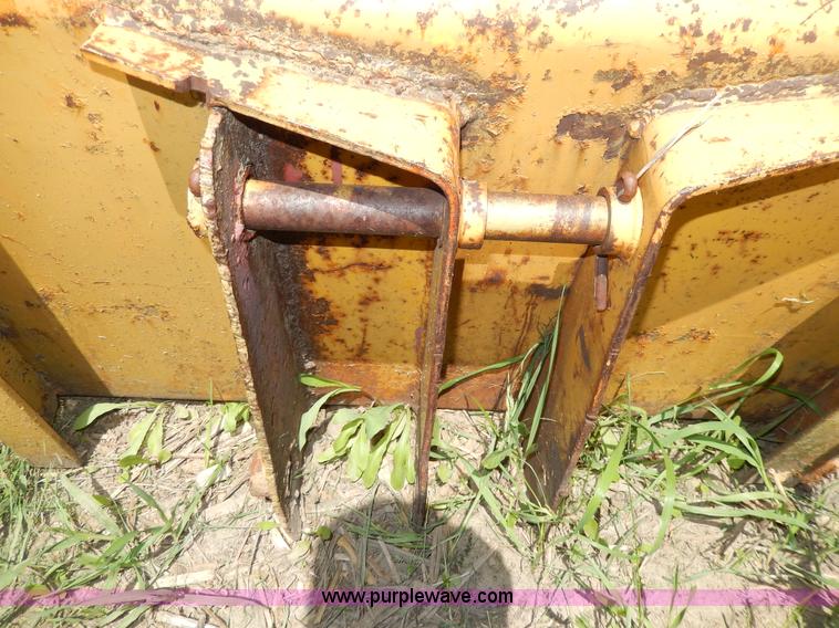 image for item H3094 Two yard tractor bucket