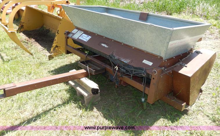 image for item H3095 Turfco Meter-Matic III top dresser