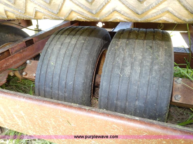 image for item H3095 Turfco Meter-Matic III top dresser