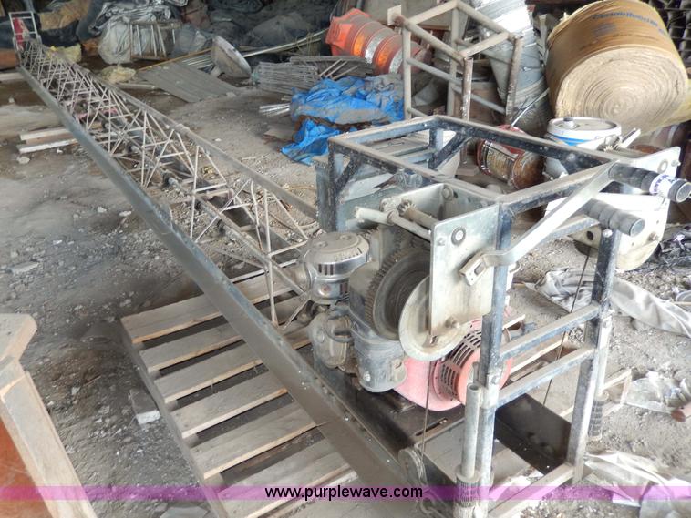 image for item AA9747 Motorized concrete screed