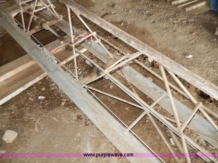 image for item AA9747 Motorized concrete screed