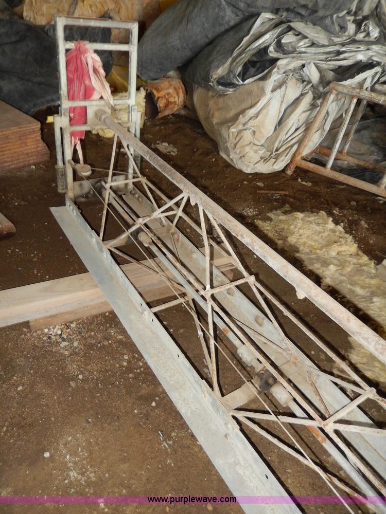 image for item AA9747 Motorized concrete screed