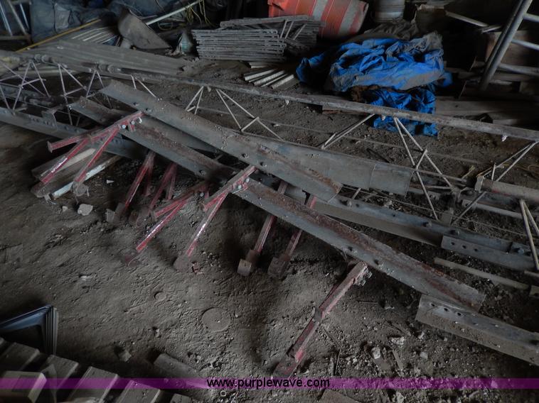 image for item AA9747 Motorized concrete screed