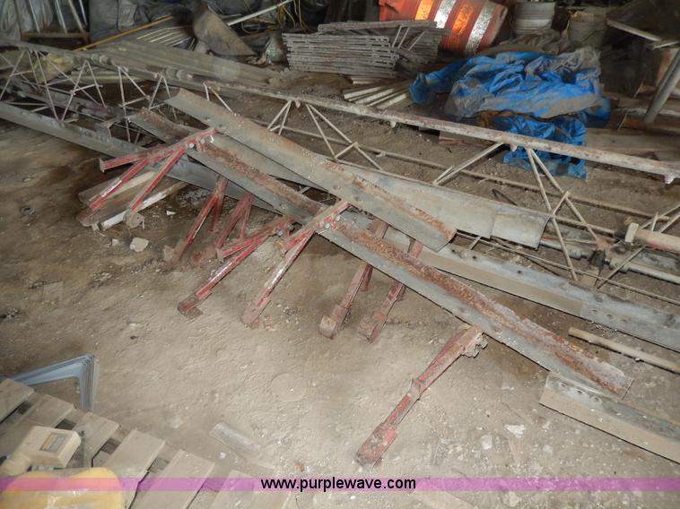 image for item AA9747 Motorized concrete screed