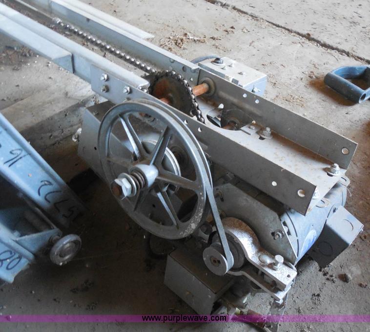 image for item AA9760 16' x 12' garage door