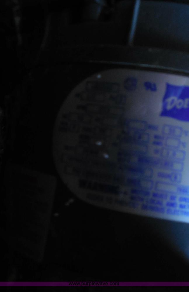 image for item AA9760 16' x 12' garage door