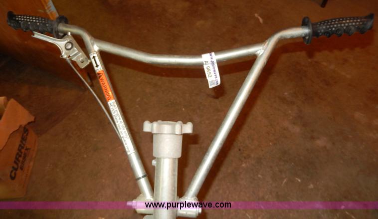 image for item AA9892 MBW power concrete trowel