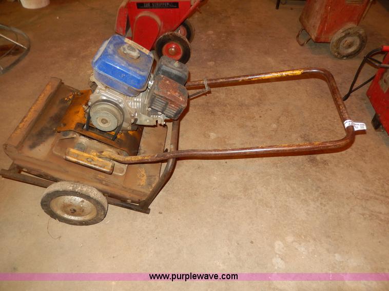 image for item AA9901 Wacker VP6160 plate compactor