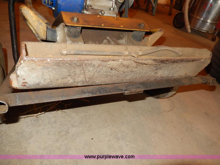 image for item AA9901 Wacker VP6160 plate compactor