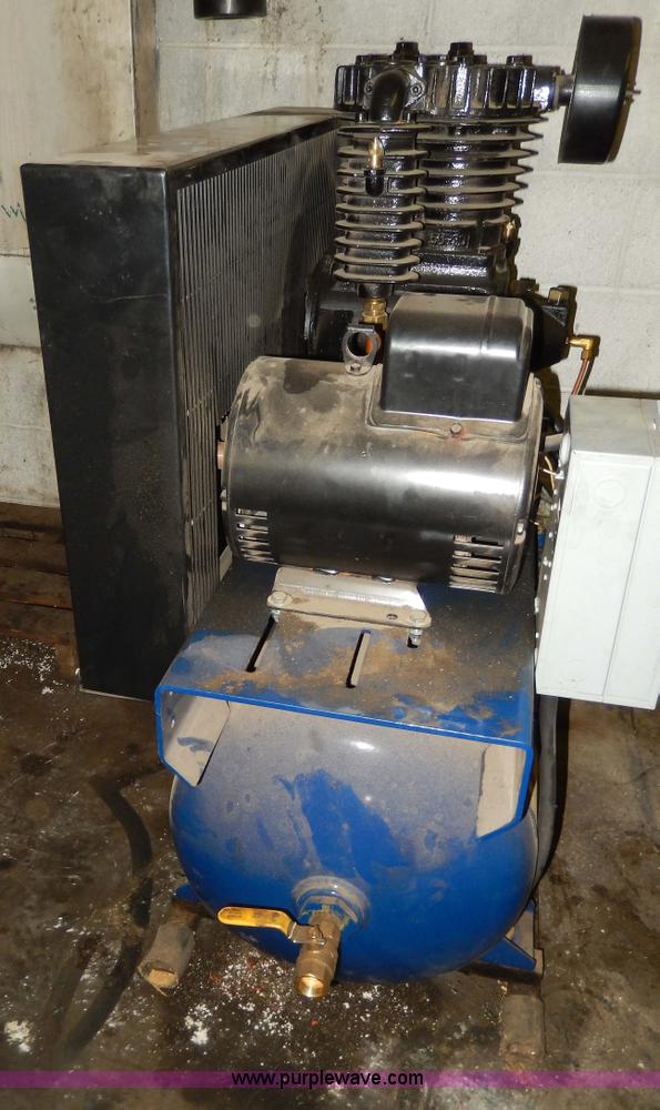 image for item AS9495 Castar cast iron air compressor