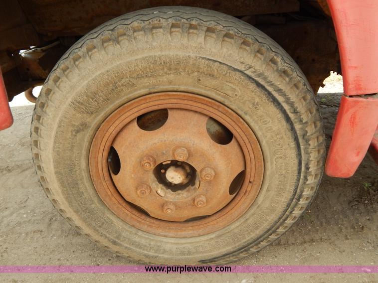 image for item D4762 1968 Ford 600 dump truck