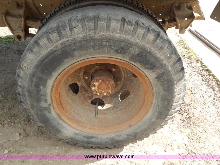 image for item D4762 1968 Ford 600 dump truck