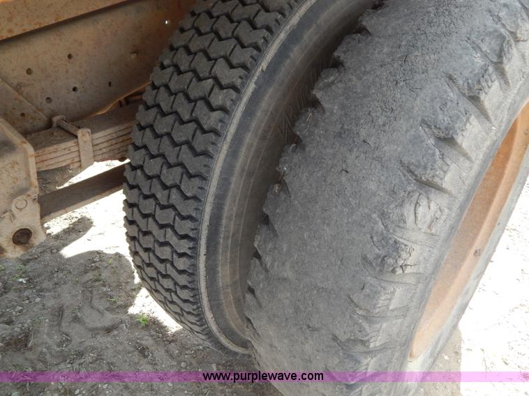 image for item D4762 1968 Ford 600 dump truck