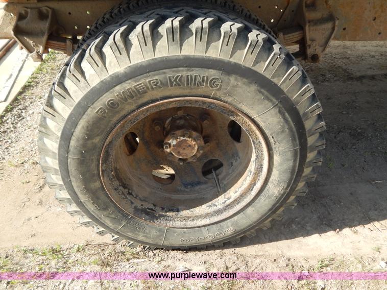 image for item D4762 1968 Ford 600 dump truck