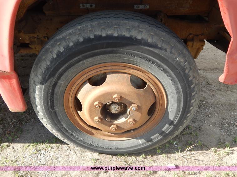 image for item D4762 1968 Ford 600 dump truck