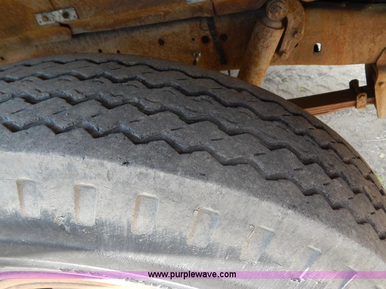 image for item D4762 1968 Ford 600 dump truck