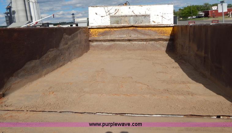 image for item D4762 1968 Ford 600 dump truck