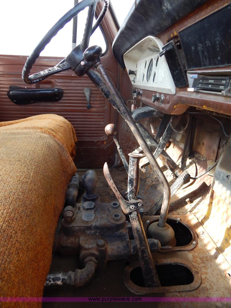 image for item D4762 1968 Ford 600 dump truck