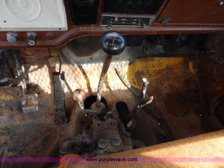 image for item D4762 1968 Ford 600 dump truck