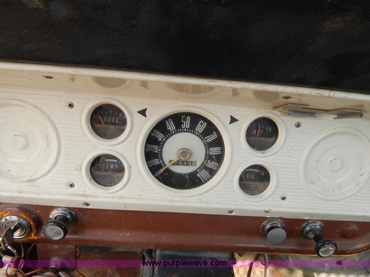 image for item D4762 1968 Ford 600 dump truck