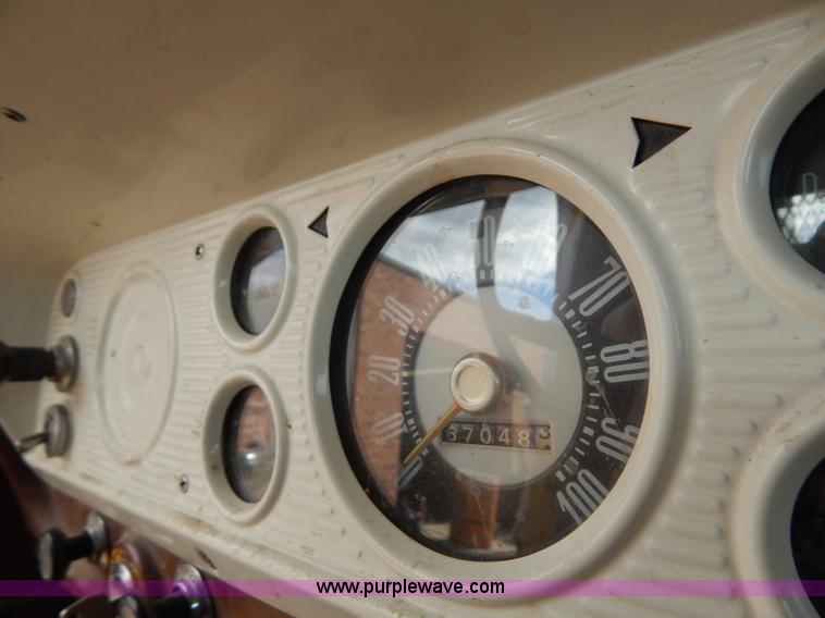 image for item D4762 1968 Ford 600 dump truck