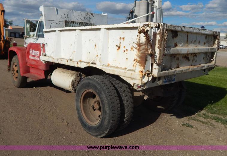 image for item D4763 1969 International Loadstar 1700 dump truck