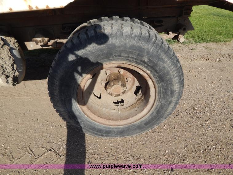 image for item D4763 1969 International Loadstar 1700 dump truck