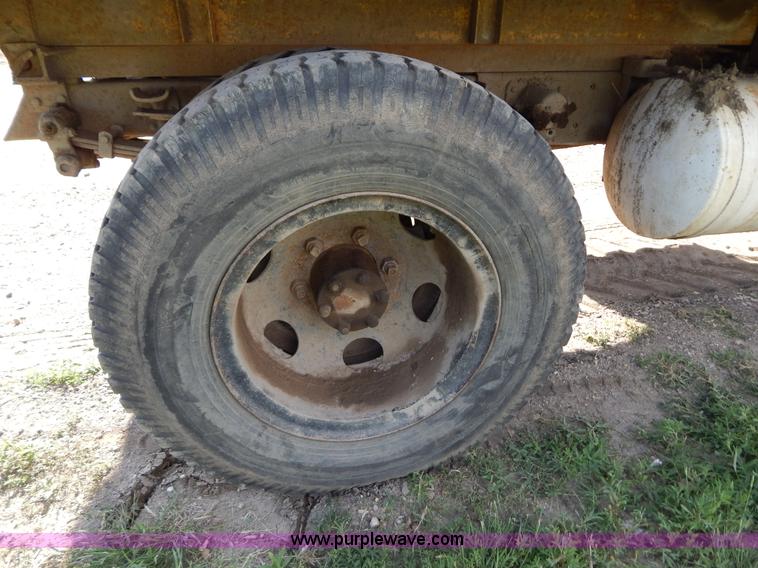 image for item D4763 1969 International Loadstar 1700 dump truck