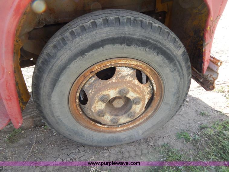 image for item D4763 1969 International Loadstar 1700 dump truck