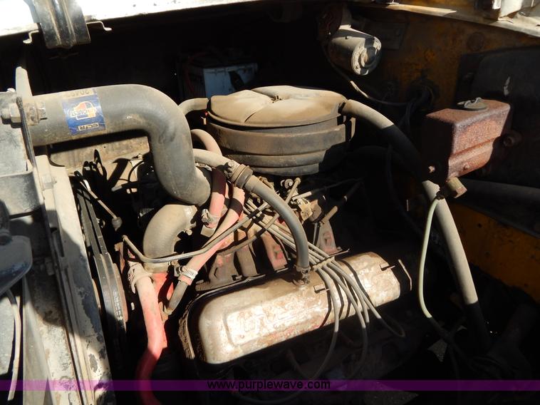 image for item D4763 1969 International Loadstar 1700 dump truck