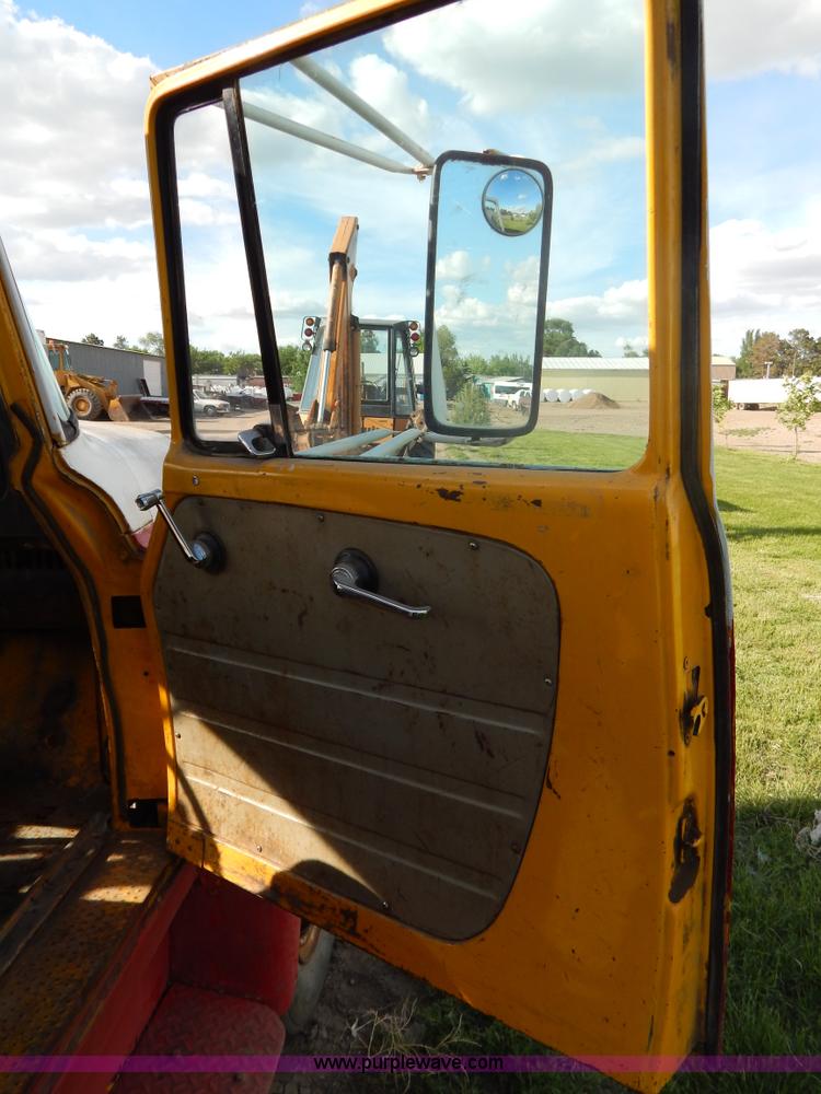 image for item D4763 1969 International Loadstar 1700 dump truck