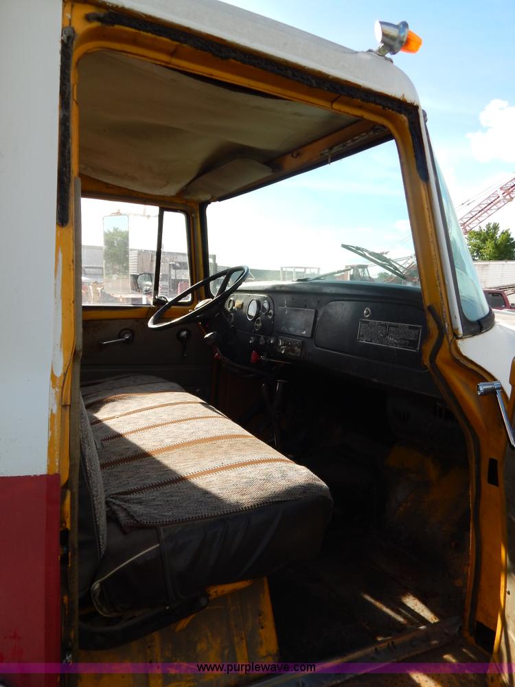 image for item D4763 1969 International Loadstar 1700 dump truck