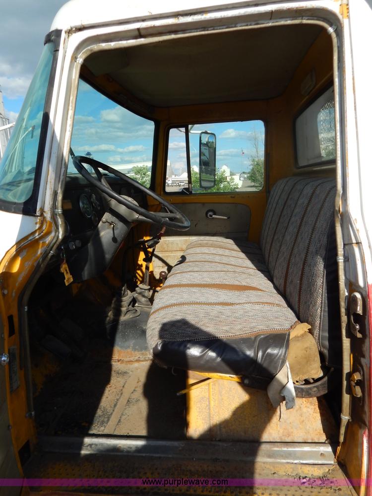 image for item D4763 1969 International Loadstar 1700 dump truck