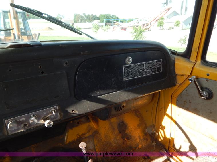 image for item D4763 1969 International Loadstar 1700 dump truck