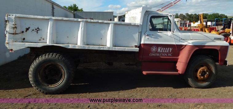 image for item D4764 1967 Ford 600 dump truck