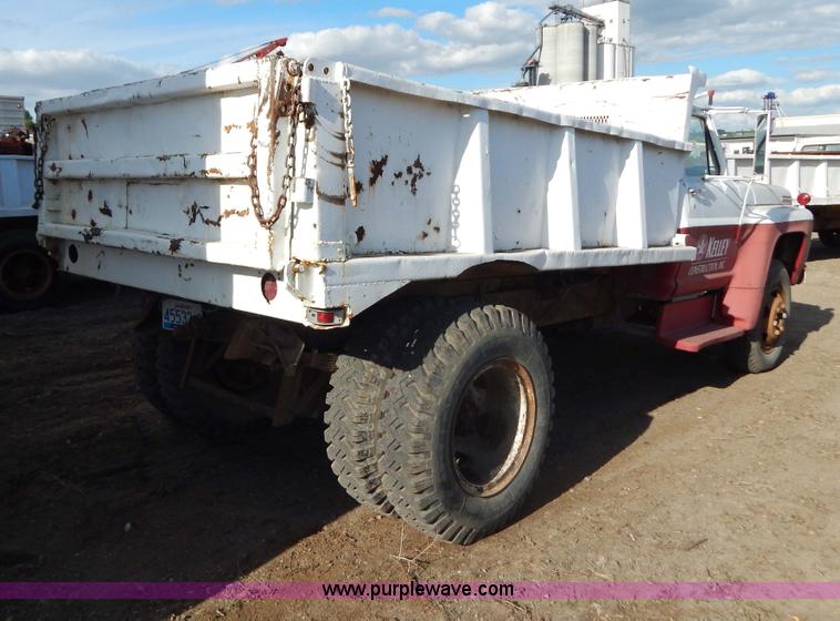 image for item D4764 1967 Ford 600 dump truck