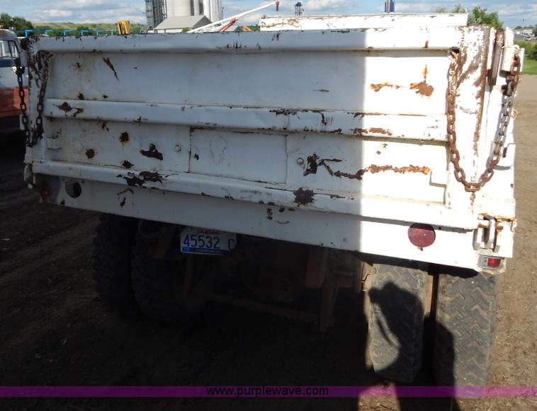 image for item D4764 1967 Ford 600 dump truck