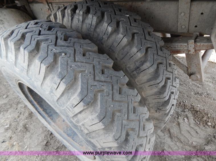 image for item D4764 1967 Ford 600 dump truck