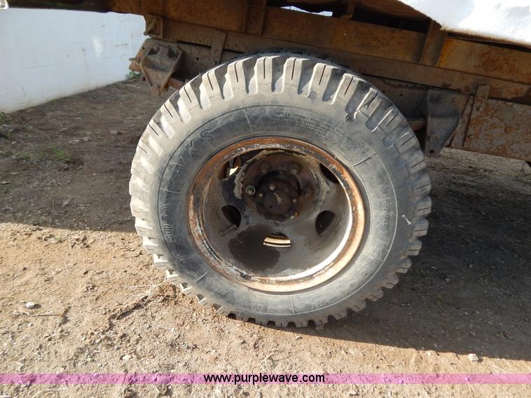 image for item D4764 1967 Ford 600 dump truck