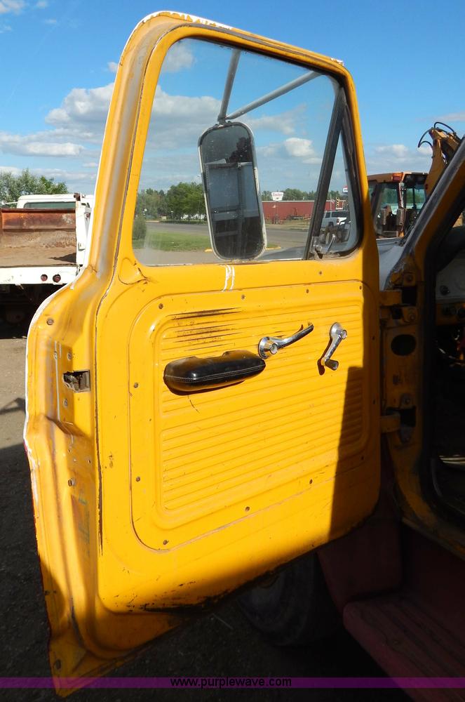 image for item D4764 1967 Ford 600 dump truck