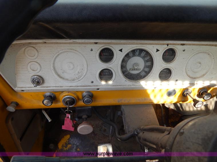 image for item D4764 1967 Ford 600 dump truck