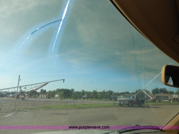 image for item H3100 1987 Toyota pickup truck