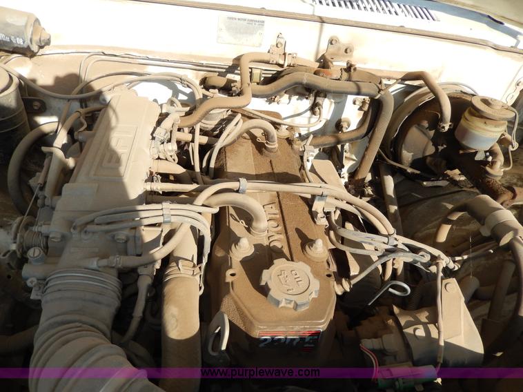 image for item H3100 1987 Toyota pickup truck