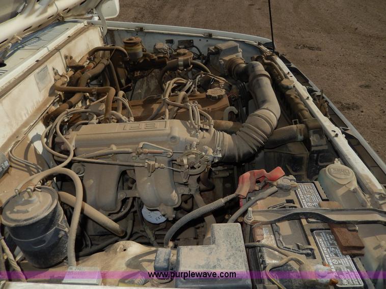 image for item H3100 1987 Toyota pickup truck