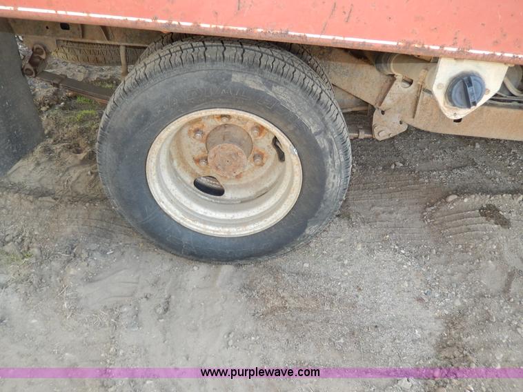 image for item H3100 1987 Toyota pickup truck